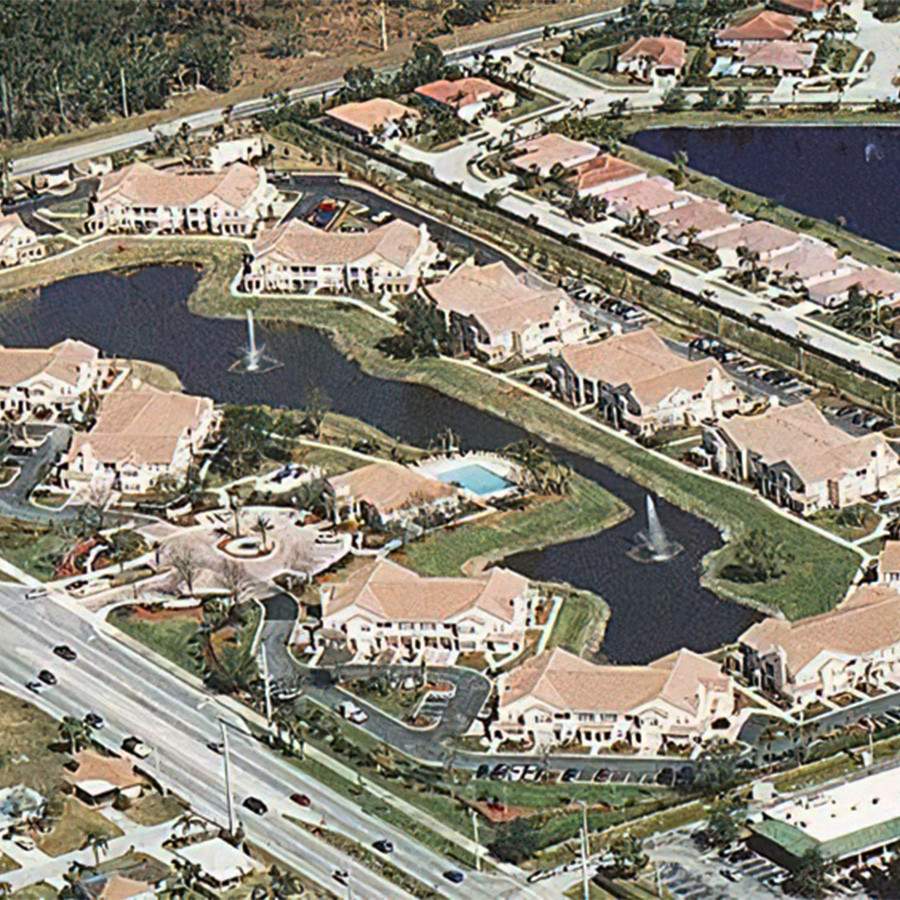 [caption: Lakeside</br / />Townhomes] Lakeside Townhomes